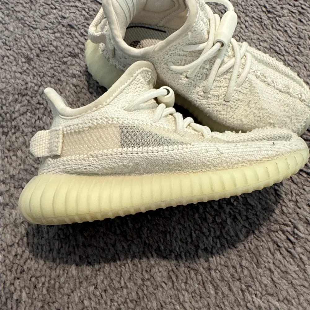 Adidas Yeezy 350 - White - Toddler Size 7 - Picture 3 of 3